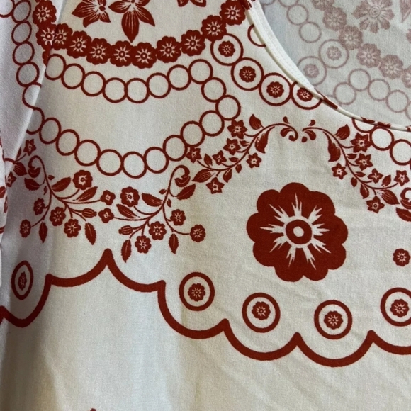 Lularoe  flare style tee. Scalloped sleeve.  Boho-Chic Size 3xl - Picture 7 of 9